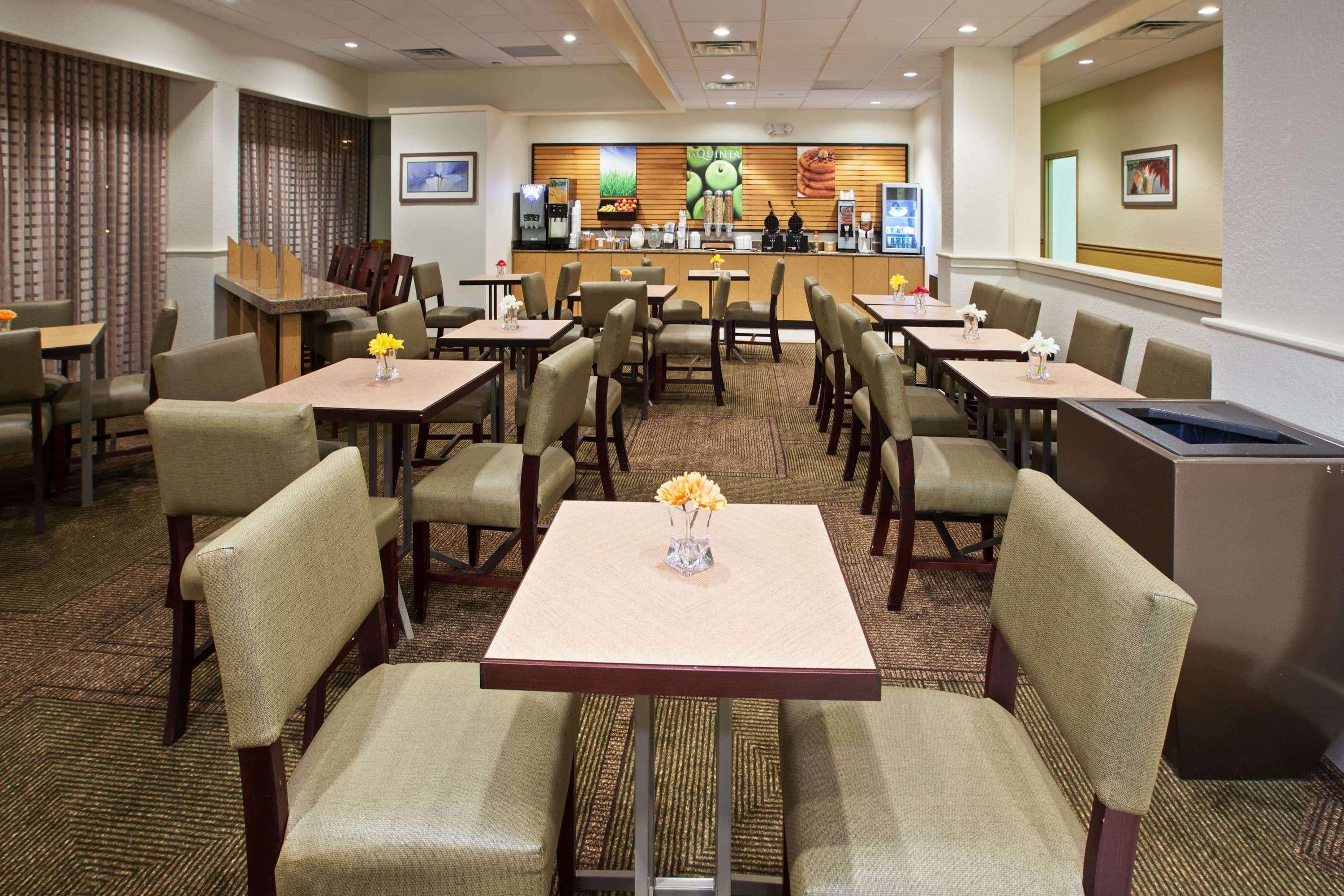 La Quinta By Wyndham Nashville Airport/Opryland Exterior photo
